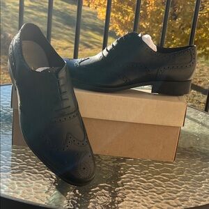New Clarks Black Leather Oxford Dress Shoes *size 10.5 but run large*